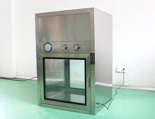 自凈式傳遞窗用于潔凈車間、微細(xì)科技、生物實驗室、制藥廠、醫(yī)院、食品加工業(yè)、LCD、電子廠等等一切需要空氣凈化的場所都需要用到傳遞窗等等