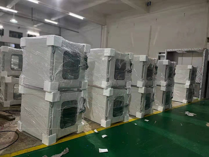 凈化車間傳遞窗成為不可或缺的設(shè)備。