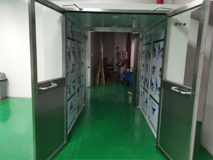 貨淋室是貨物進(jìn)出潔凈室所必須的通道，貨淋室是沒有底板