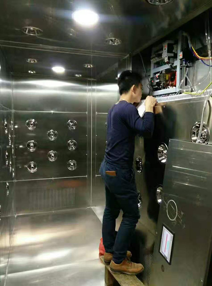 風(fēng)淋室定期進行電氣安全檢驗是必不可少的 風(fēng)淋室定期進行電氣安全檢驗是必不可少的